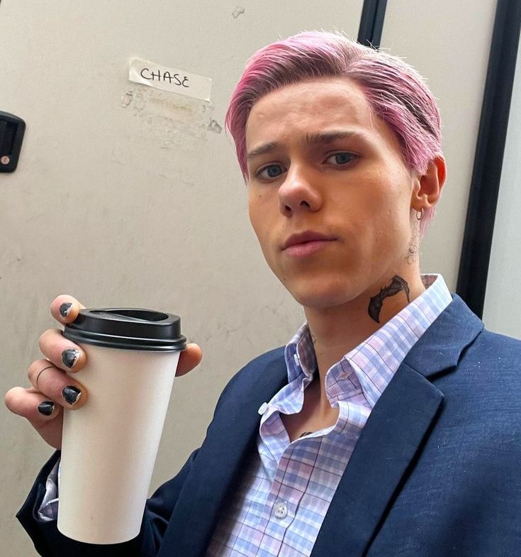 ................................................................................
Buenas Noches 😽✌️