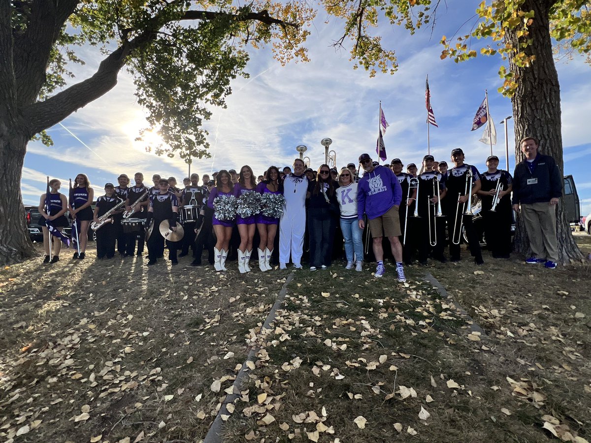 kstatevangirl's tweet photo. Tailgate not complete without @KStatePride stopping by!! Thanks @KimKohlsWarren @JamesDeeWarren for making it happen!! @mitchmoss https://t.co/VpB99IiMp7