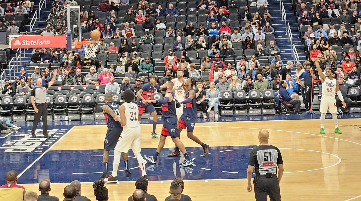 mzz710's tweet photo. @spidadmitchell I spy Spida doing Spida things! #LetEmKnow @cavs https://t.co/yqmjgTw8Xp