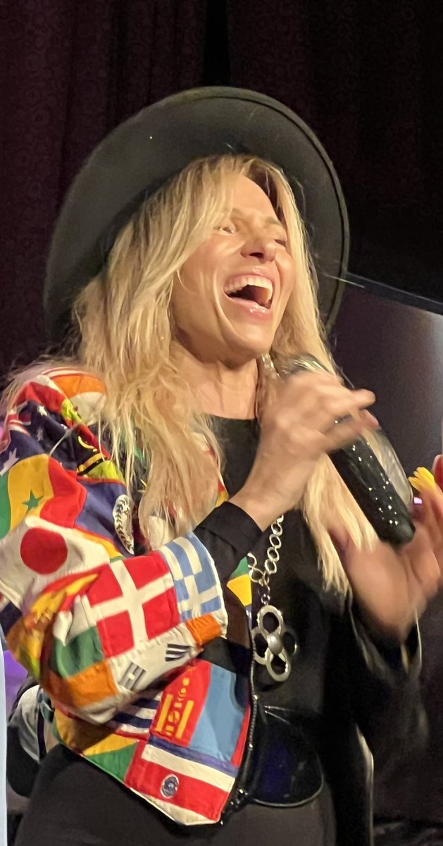 MTCarboni's tweet photo. @DebbieGibson live from the @CityWineryCHI https://t.co/h61flz9MAL