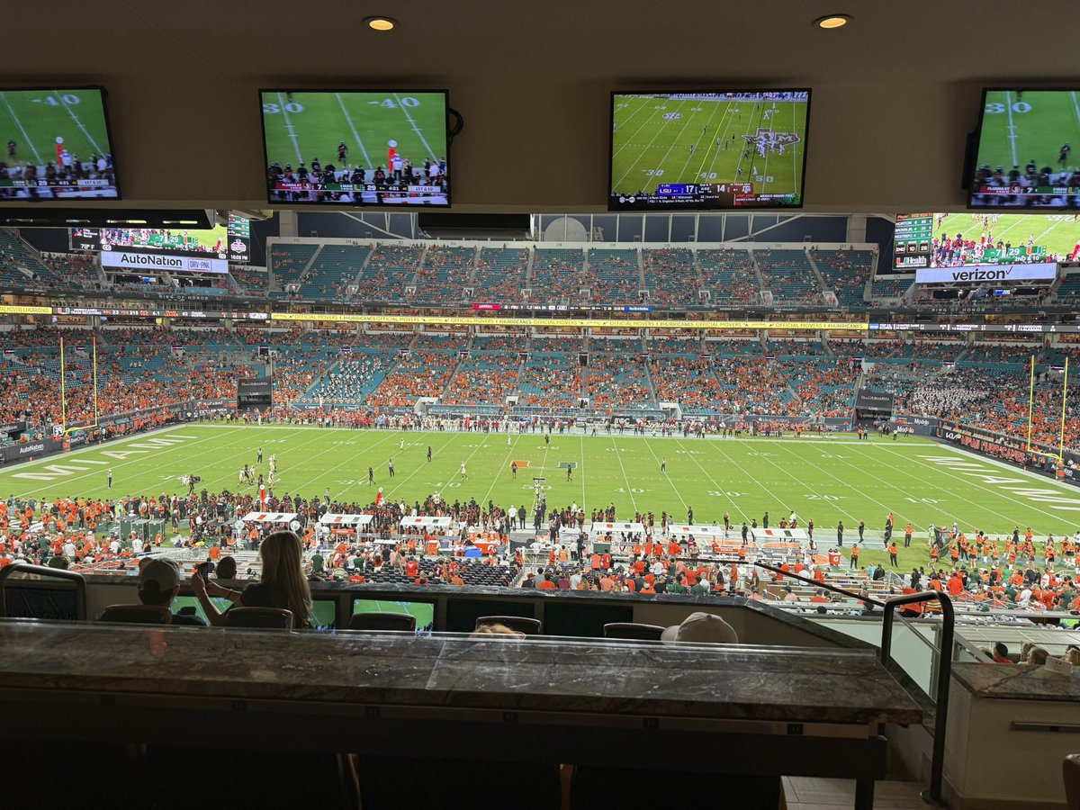 davidmullings's tweet image. #currentsituation

GO CANES!!

UM - 29
FSU - 7

3:49 on the clock in the 4th