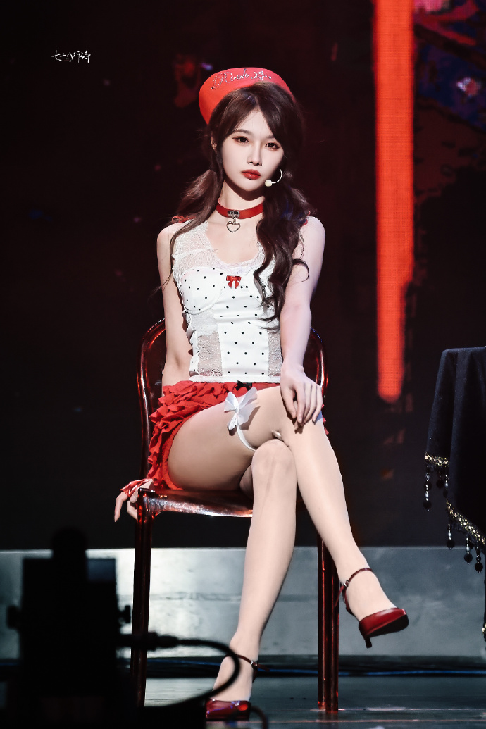 女团是真鸡巴骚啊