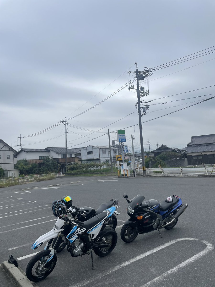 momoFF0's tweet photo. レッツツーリング✌️ https://t.co/rYbRaPiBzQ