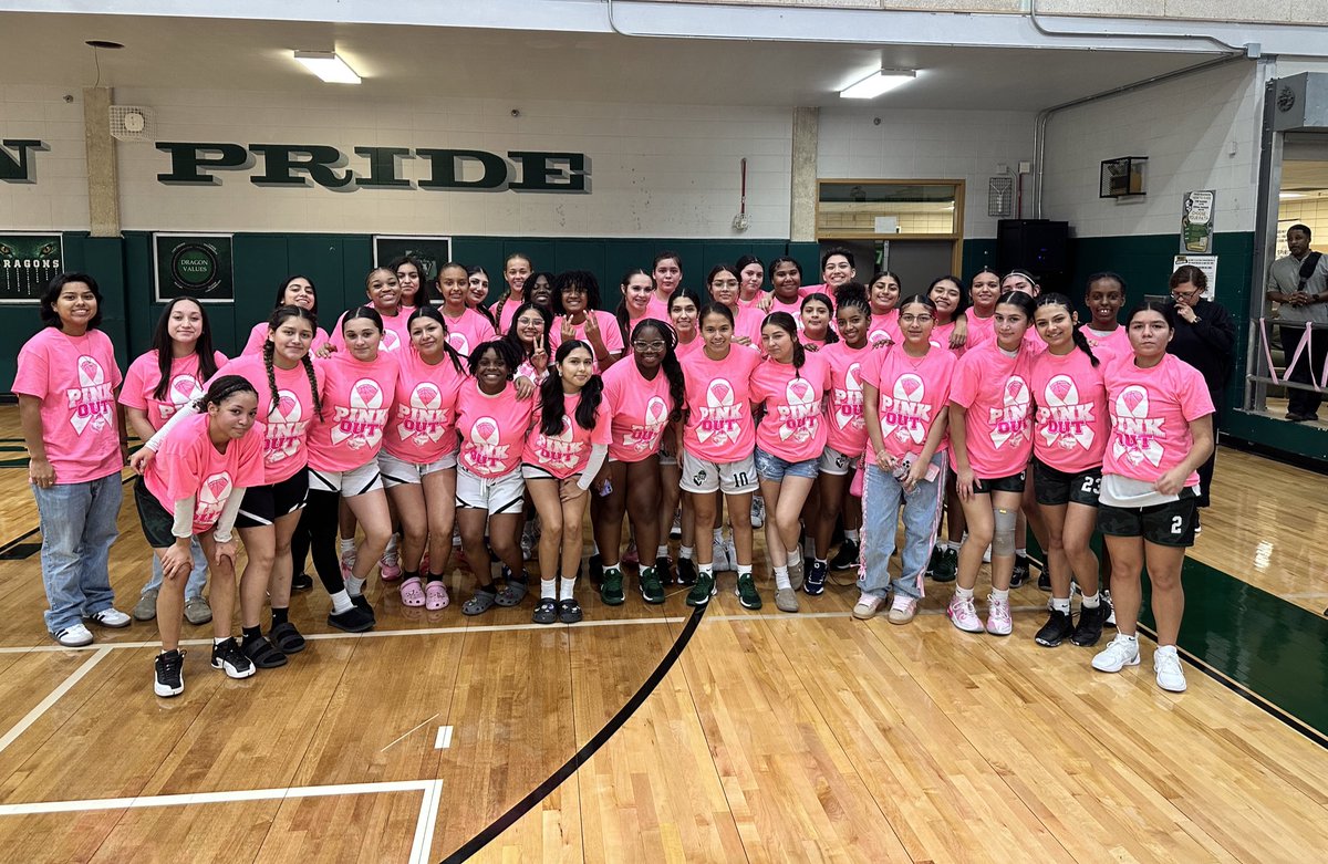 swisd_swhgbball's tweet photo. 1st Scrimmage for our girls today! Thank you @_ECGBasketball for a good day of 🏀 and supporting Breast Cancer Awareness with us! Hooping for Hope in support of so many! #DragonHoops https://t.co/RQrqby56Mm