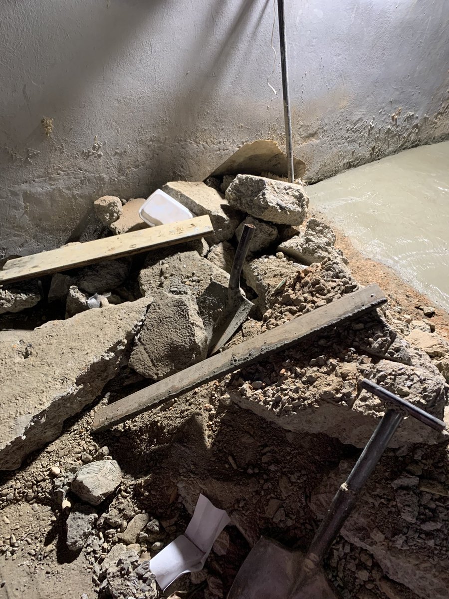 El día de hoy, el personal de Hidrocapital, culminó exitosamente su trabajo en el Mega hueco de la Av. Principal de Las Fuentes, luego de más de 2 largos años de espera. Agradecidos por su excelente trabajo. Ing Deborah Ramírez y su cuadrilla. @HidroCapital2 <a href="/ElParaisoNow/">📲El Paraíso Now</a>