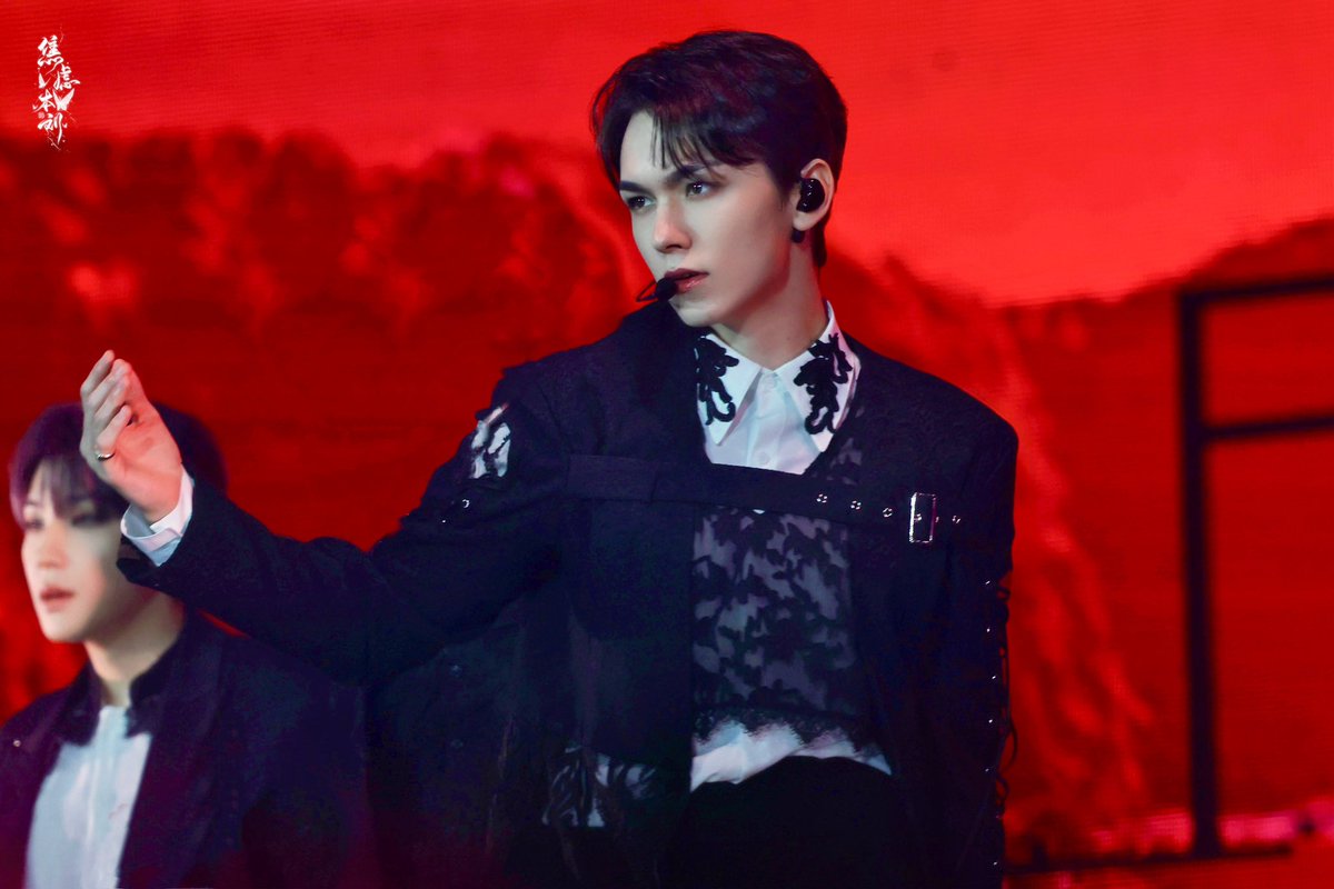 241012
#SEVENTEEN #VERNON #버논