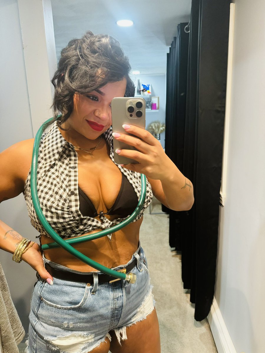 Tisha_Mary6's tweet photo. Mrs. PARKER!! 🔥🔥
@icecube 
@christuckerreal 
@TheShadeRoom https://t.co/8v3xvC9riC