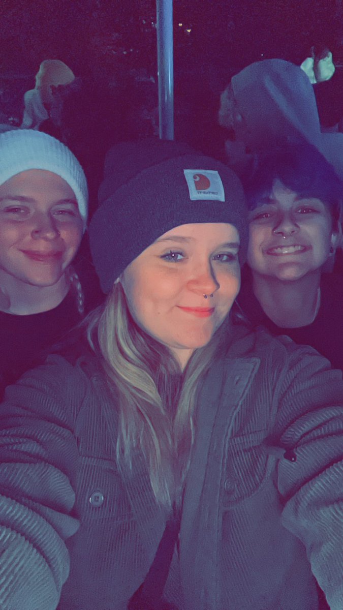 lexi | SHAKY tweet media