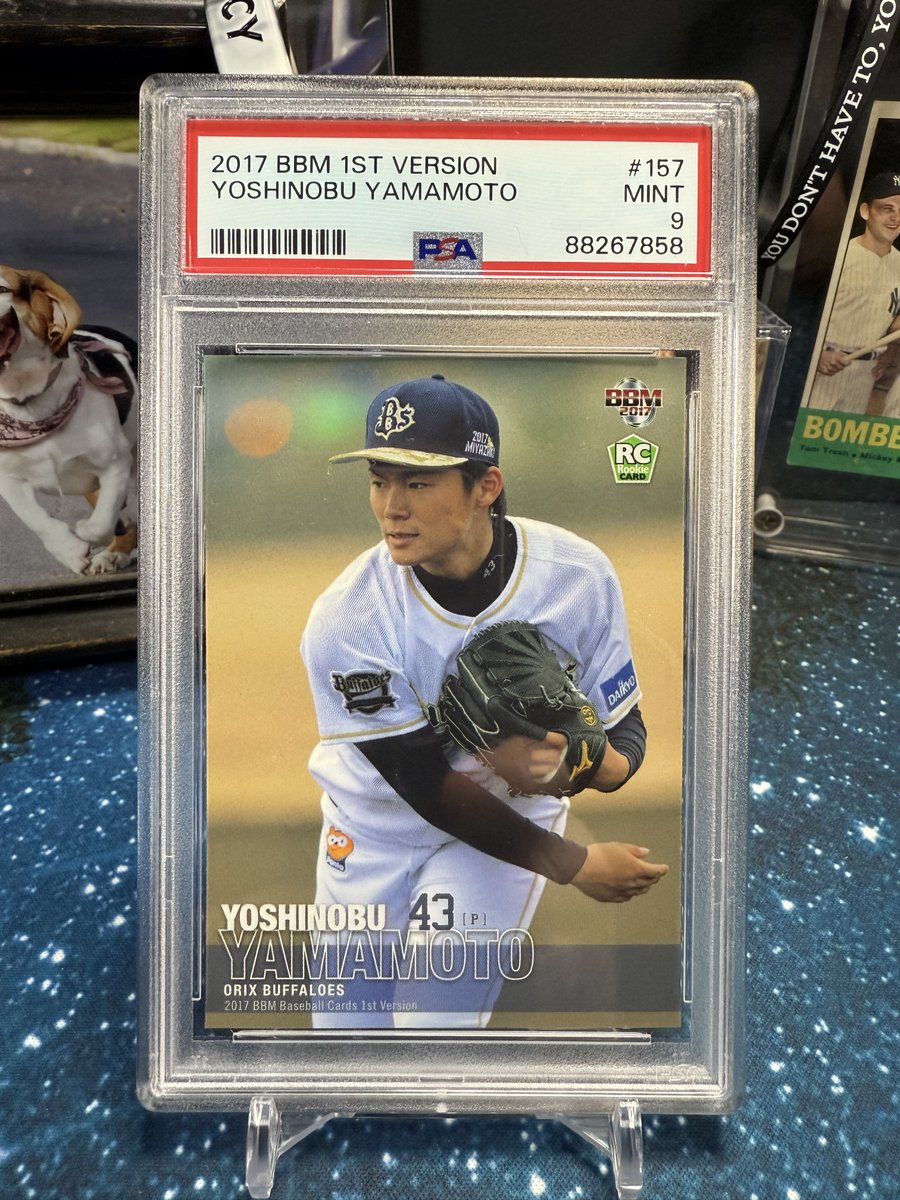 XennialCards's tweet photo. What a World Series introduction for Yoshinobu! 

#yoshinobuyamamoto #worldseries https://t.co/9J1lD4eUe6