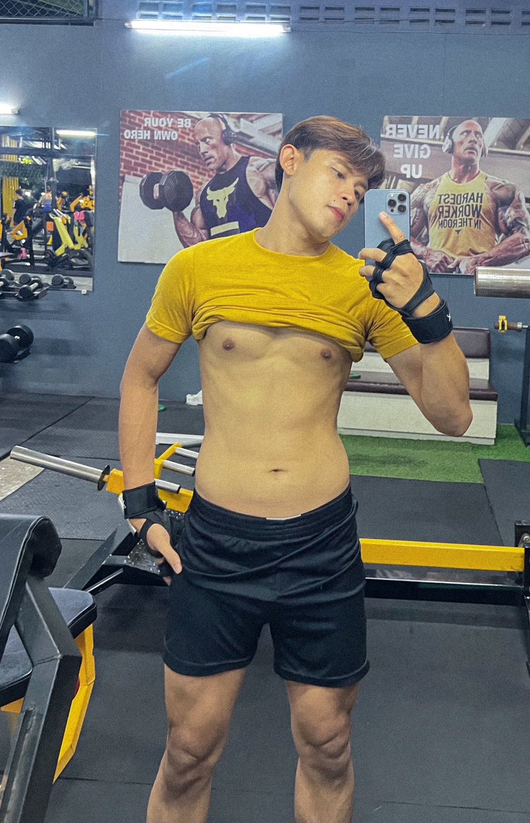 Toeyck19's tweet photo. บาปหนาแล้ว เมื่อไหร่ตัวจะหนาบ้าง🩶 https://t.co/gwTvyUFfeq