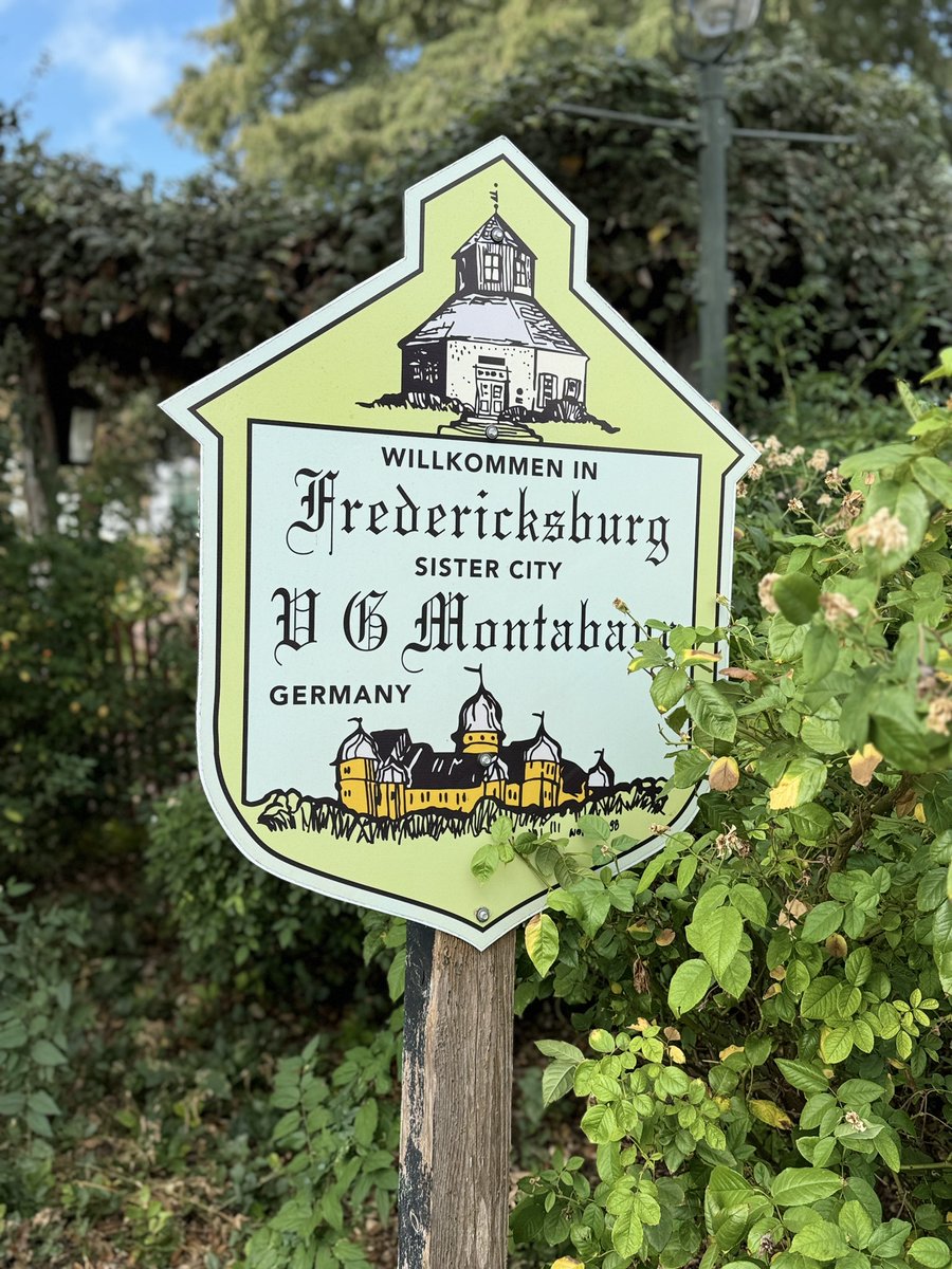 brooke_burfitt's tweet photo. A successful wine tasting in Fredericksburg! Prost!
#fredericksburg #texas #roadtrip #winetasting #fall #germantown #prost #vineyard #emptyglass #lager #history #platz #townsquare #marktplatz https://t.co/CHO6fdJAB6