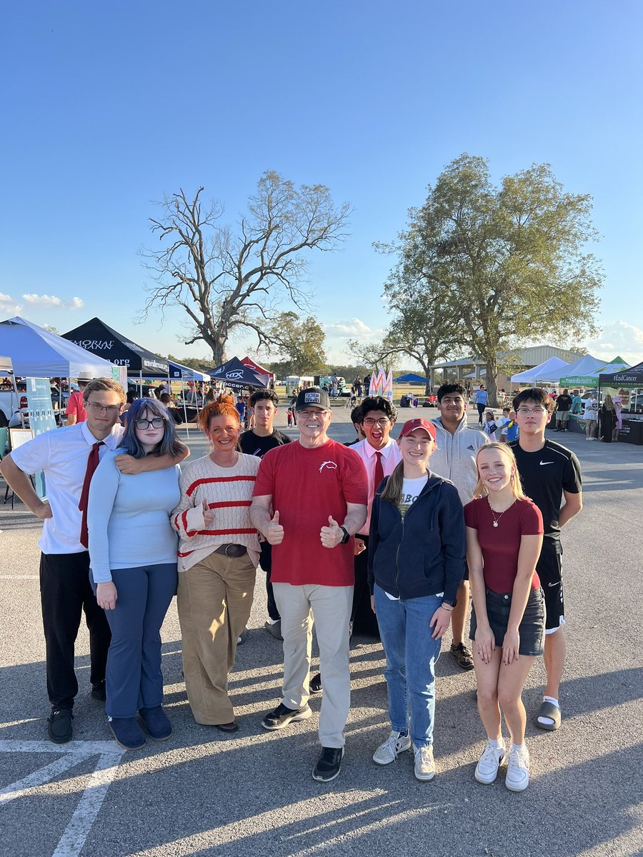 FULSHEAR_DECA's tweet photo. Looooong DECA day, but a rewarding and fun one. We started off volunteering at the Family Hope Food Drive this morning with Foster DECA and ended at the Fulshear Chamber of Commerce Harvest Festival with our mayor. Love these kids!My tank is empty, but my heart is full. 💜 https://t.co/xIdE7vmUCL