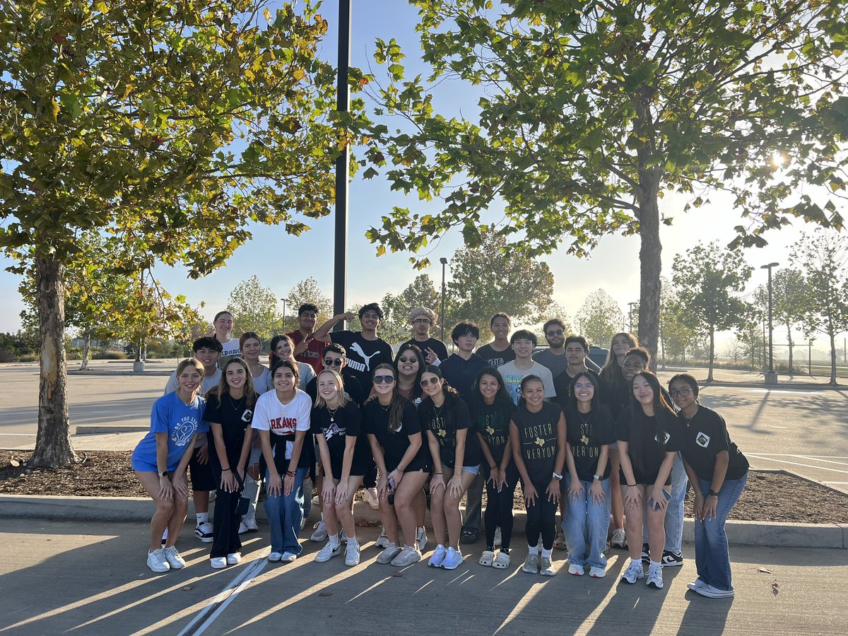 FULSHEAR_DECA's tweet photo. Looooong DECA day, but a rewarding and fun one. We started off volunteering at the Family Hope Food Drive this morning with Foster DECA and ended at the Fulshear Chamber of Commerce Harvest Festival with our mayor. Love these kids!My tank is empty, but my heart is full. 💜 https://t.co/xIdE7vmUCL