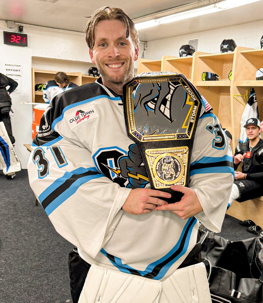 💪 39/42 Saves
🧱 .929 SV%
👐 1st <a href="/SPHL/">SPHL</a> Win

Tonight's #PeoplesChamp is Brick Wall Brouws🧱

#TakeCover