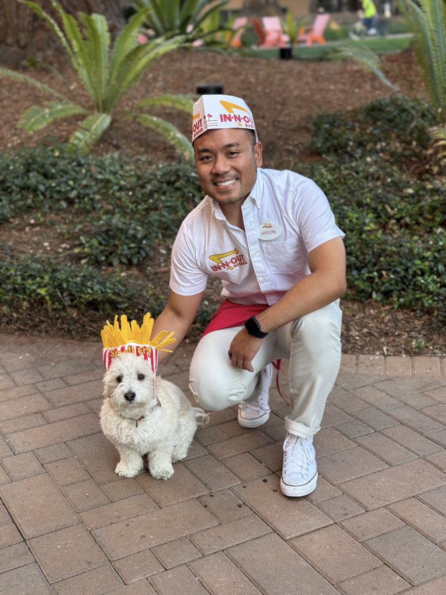 jase_rn's tweet photo. In-N-Out and make it animal-style, please. 🐶🎃 https://t.co/fZnkslm2dk