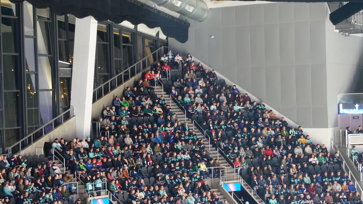 Cheers to the whaler in the tippy-top seat <a href="/Canes/">Carolina Hurricanes</a>