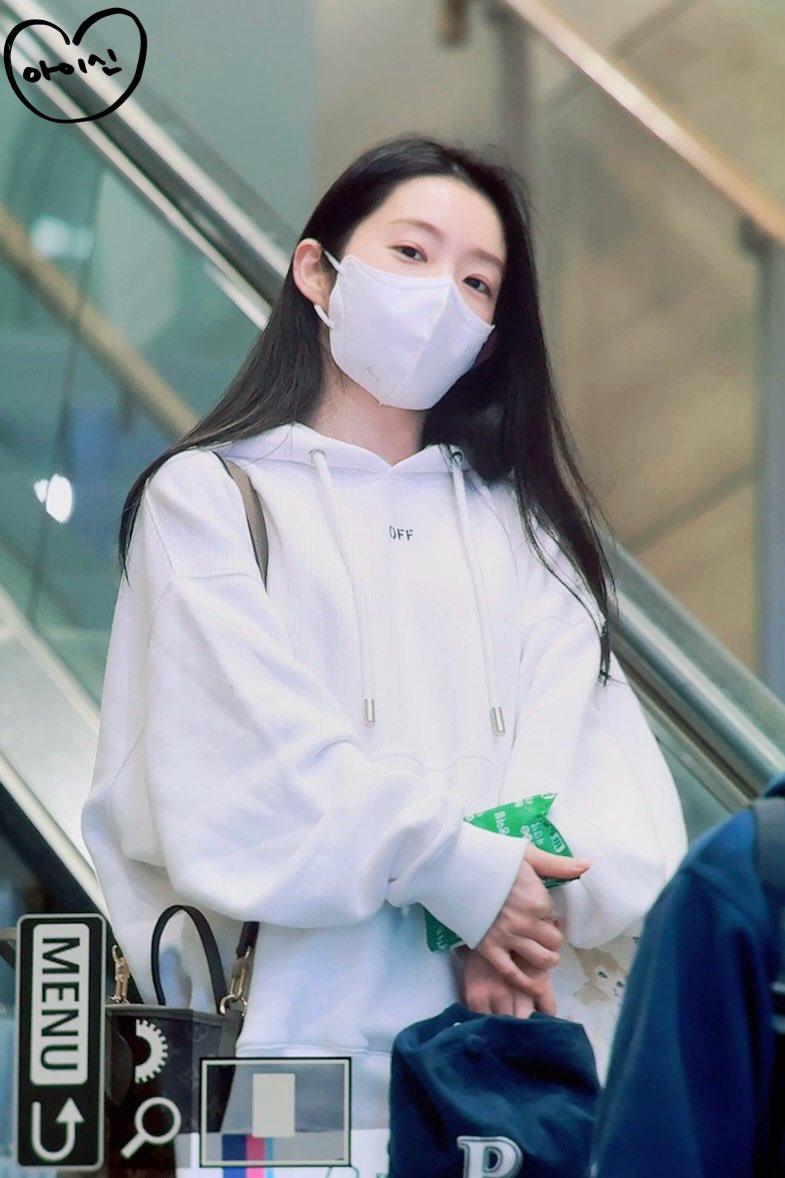 HeartB_beat329's tweet photo. 241027 ICN
🛬 
#아이린 #IRENE https://t.co/7t9EhHKHD6