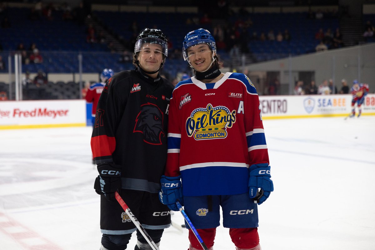 pdxwinterhawks's tweet image. Some familiar faces in the VMC tonight 😀 

Welcome back, J-Mo!