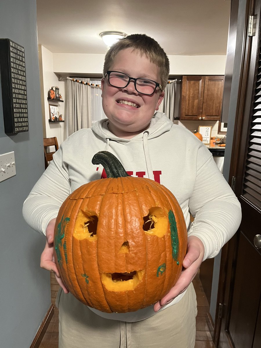 What do you think, Dav Pilkey? <a href="/Scholastic/">Scholastic</a> 🎃#SwedbergFamilyFunNight