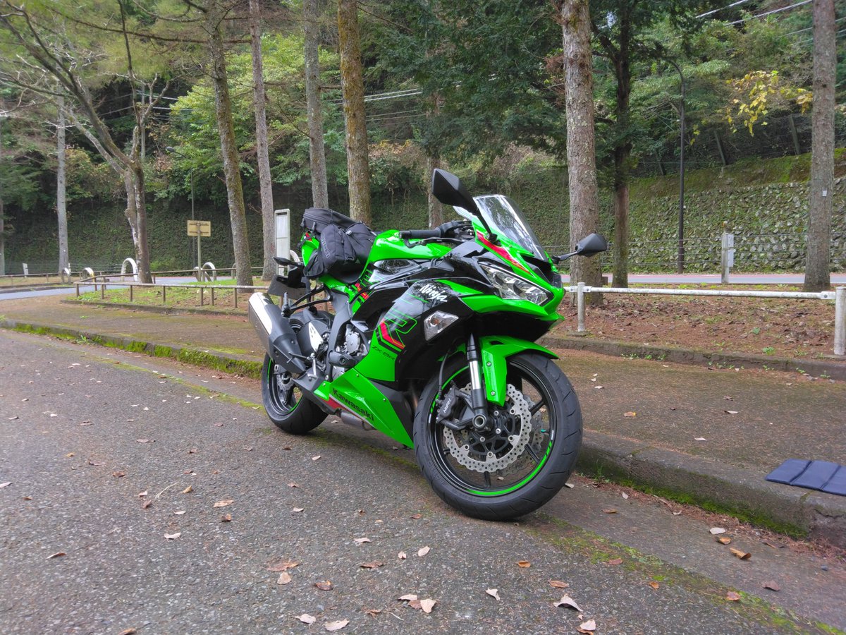 N400Tk's tweet photo. ★整備記録
オイル交換(R4 10W-40)
ODO:23975km
#Kawasaki #Ninja400 #zx6r #リターンライダー #バイクメンテ https://t.co/cTm9Ws9Kar