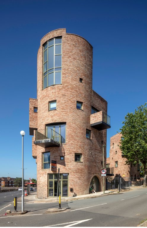 PpeterPeter's tweet image. Thin City Barnet