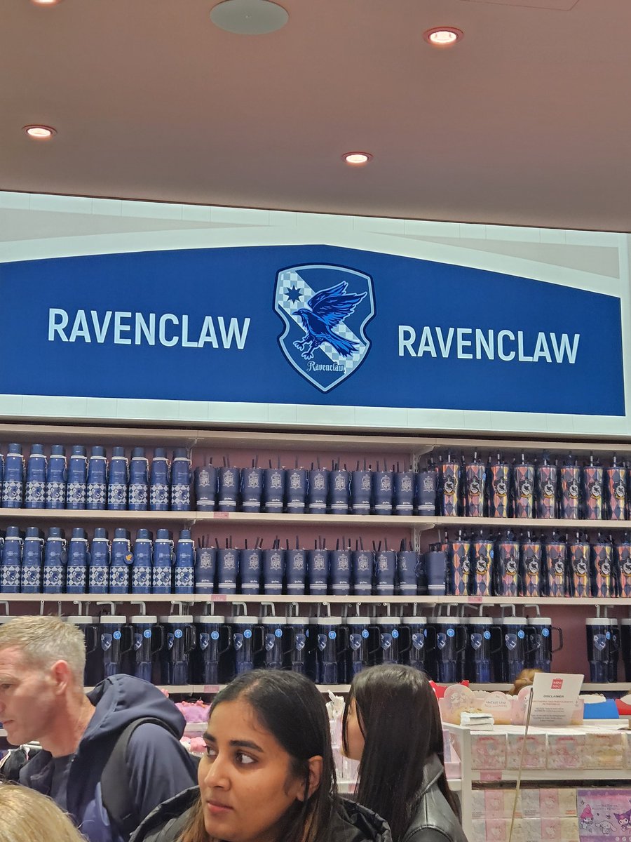 MattPS76's tweet photo. Miniso Oxford Street #HarryPotter #Ravenclaw https://t.co/pAhWMjfyyI