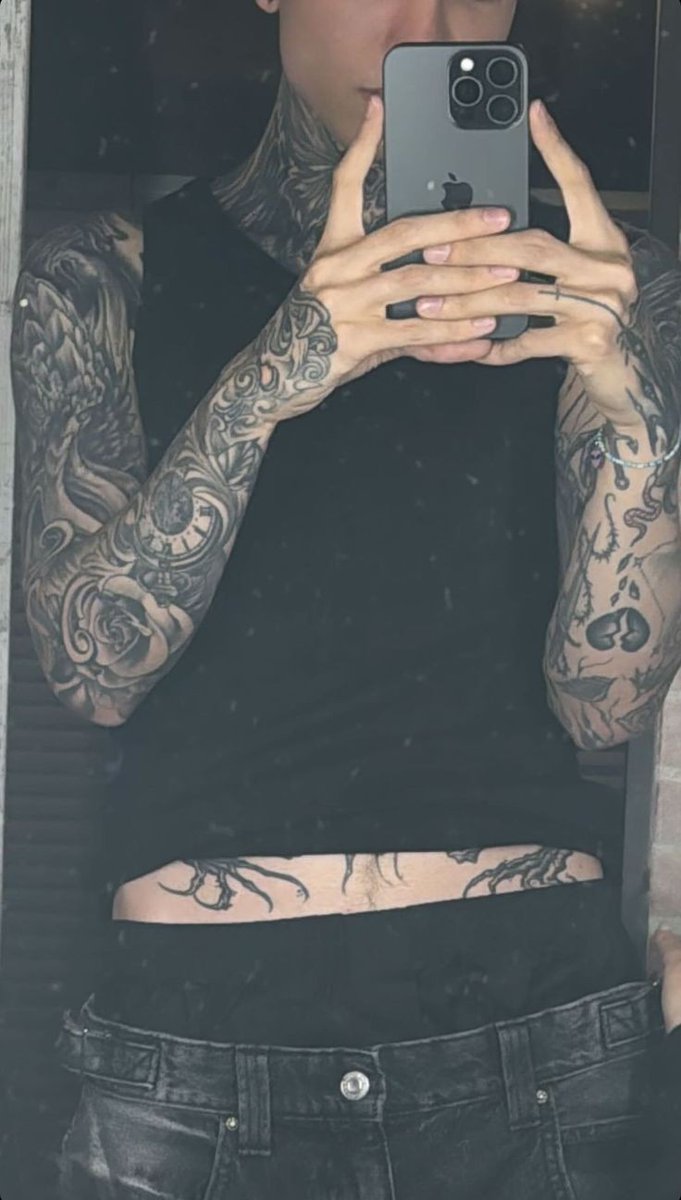 DakotaVeronica_'s tweet photo. 𝐒𝐡𝐡𝐡, 𝑐𝑎𝑙𝑙𝑎𝑑𝑖𝑡𝑜 𝑞' 𝑛𝑖𝑛𝑔𝑢𝑛𝑜 𝑠𝑒 𝑝𝑢𝑒𝑑𝑒 𝑒𝑛𝑡𝑒𝑟𝑎𝑟.. https://t.co/YNSc2eScjl