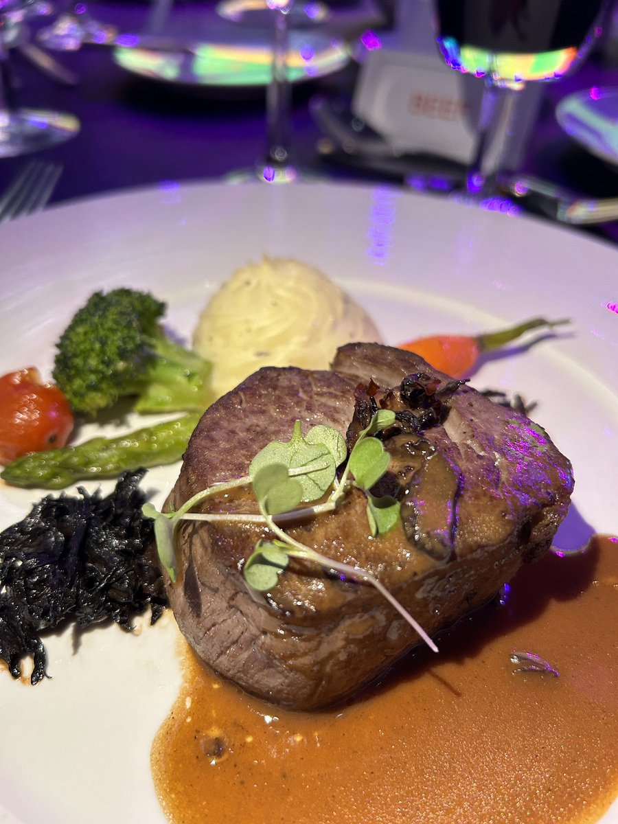 thaidefire's tweet photo. そして食事は昨年とほぼ同じ内容でしたが、前菜オードブルにあったホタテはとても美味しかったです😋

メインのビーフステーキも柔らかく美味しかった😋

さすがセンタラグループ👍

#XMGalaTH2024 #XMWorldClassBroker https://t.co/R57noGJW9M