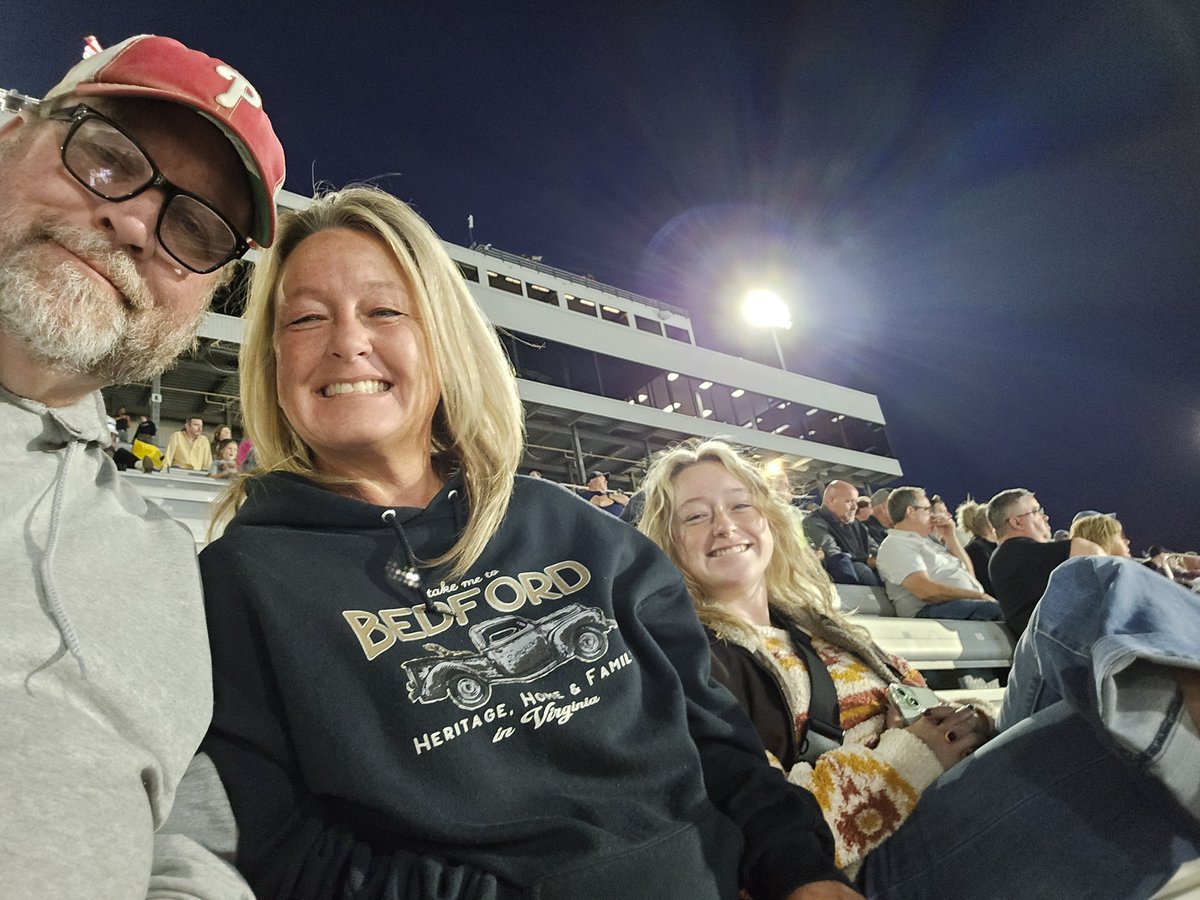 DWsdmf's tweet photo. @DeniseWhitlatch 
Watched a good race tonight! Was looking to see if you were here. https://t.co/hQG781dQYI