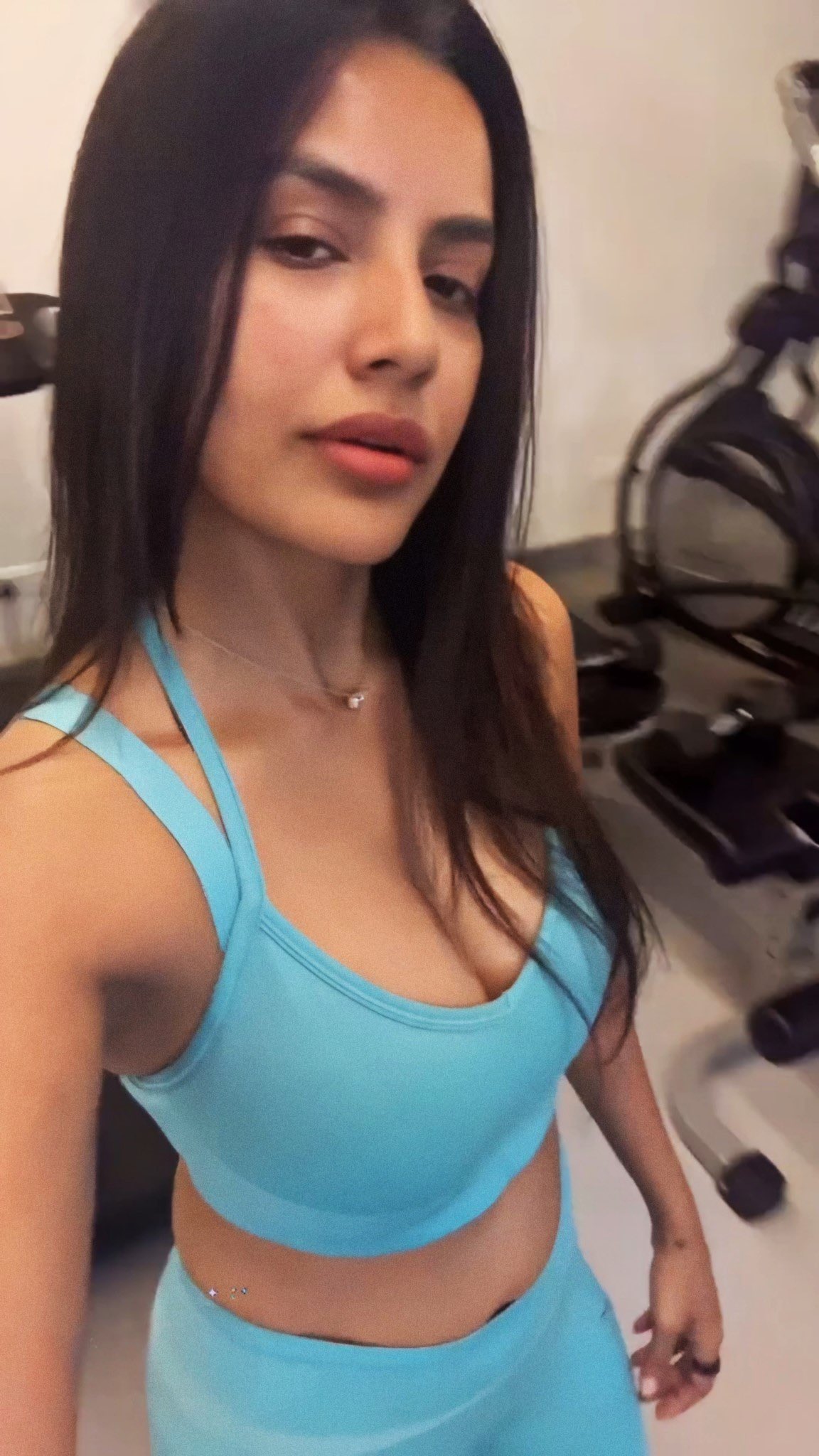 Ga3adAdbwAAZx1Y?format=jpg&name=large