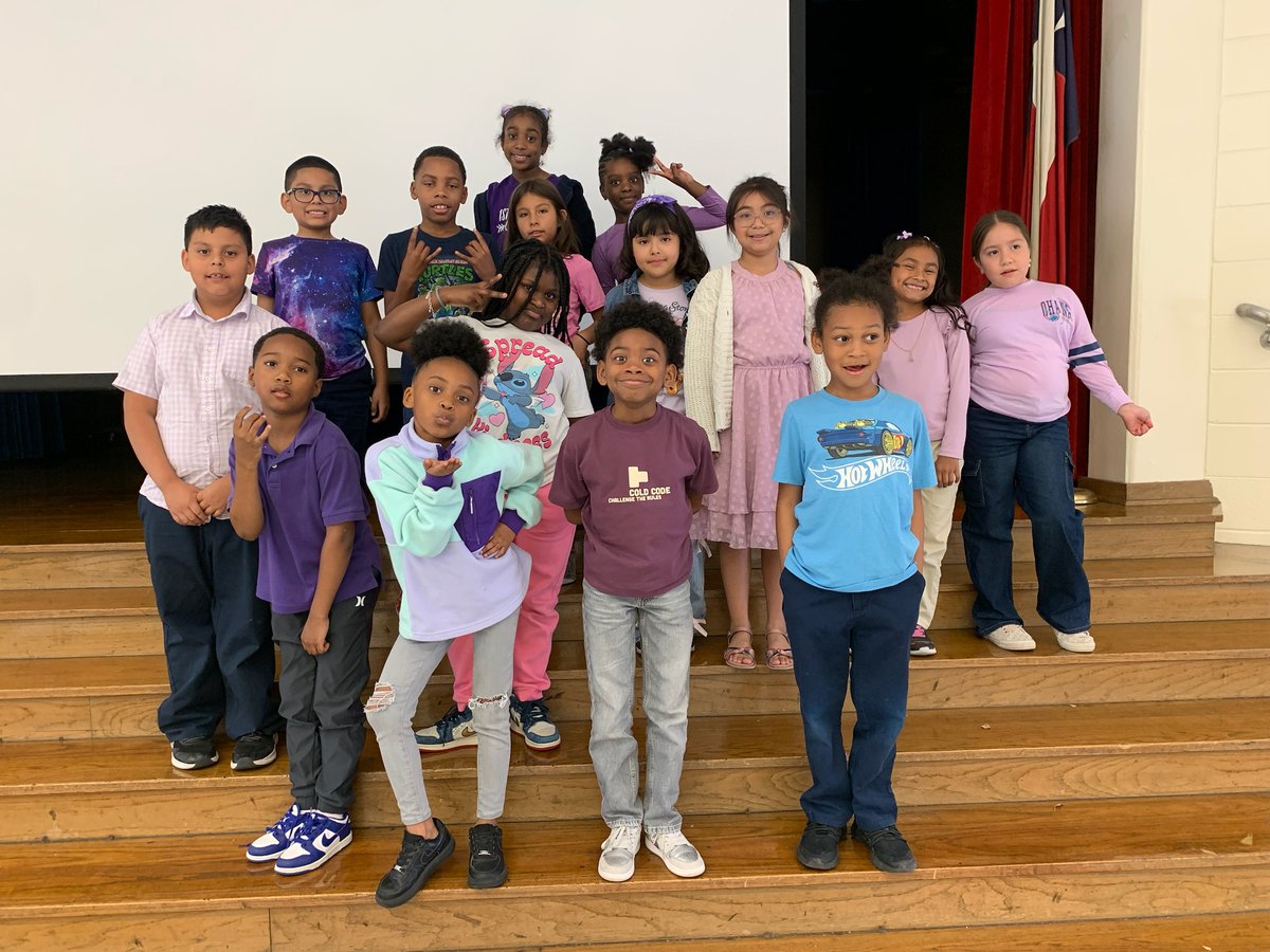 BetsyRossElem's tweet image. We ended #CharacterCountsWeek by wearing purple to represent citizenship. 💜💜💜