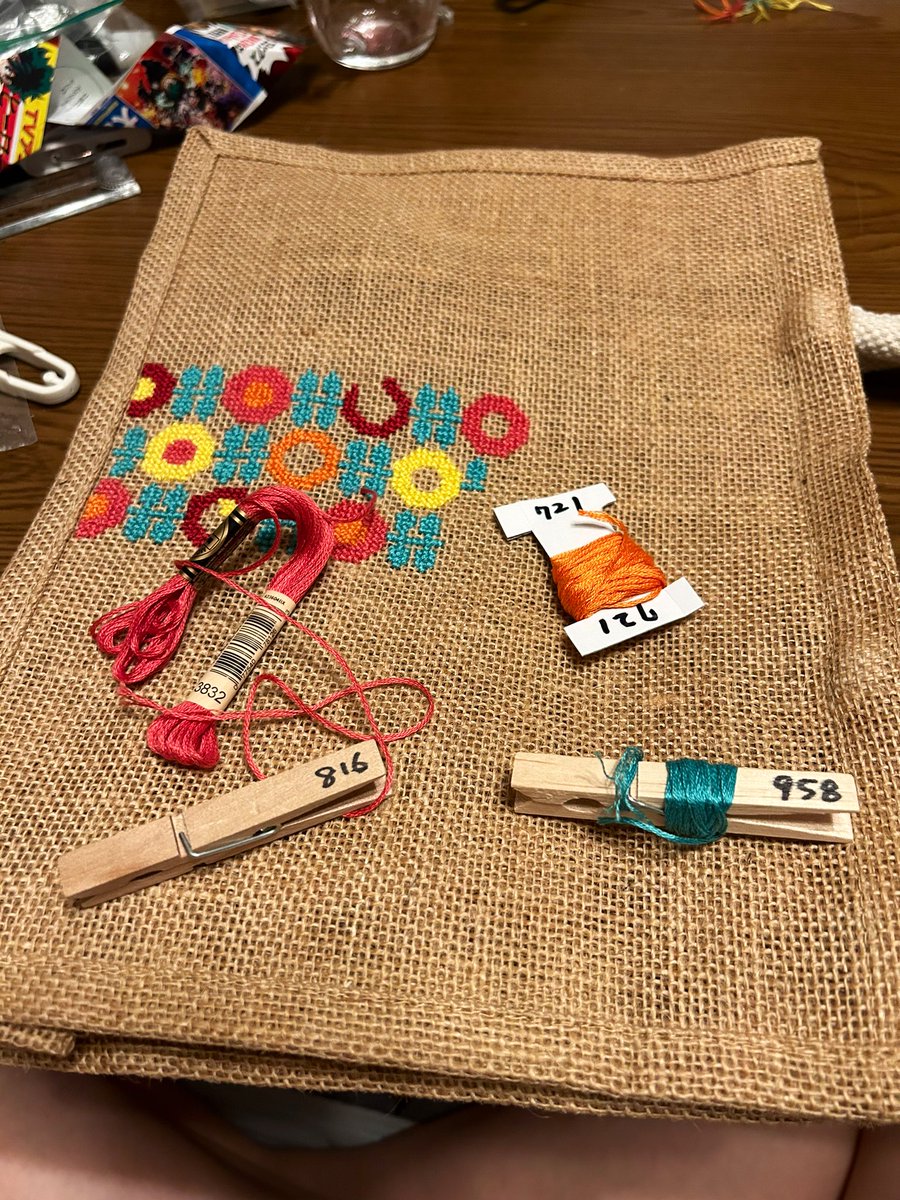 a_stitch_i's tweet photo. 今年の夏につくったやつ。
前に作ったスタバよりひと回り小さい。 https://t.co/1CLQqywOfC