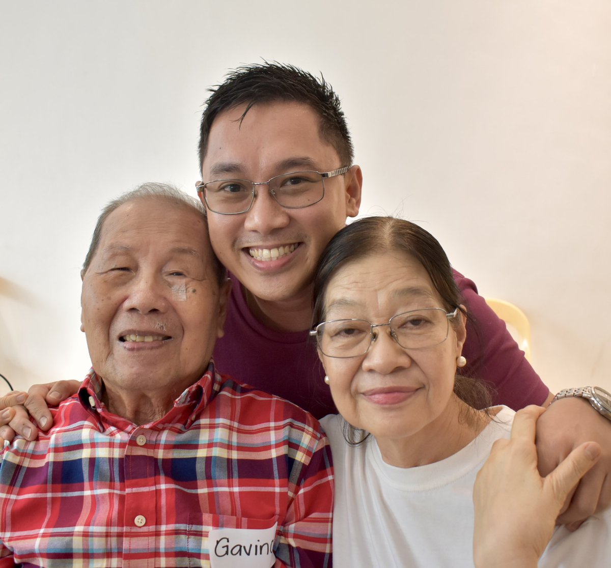 santianez_'s tweet photo. IN ONE FRAME: Fifty years of seaweed biodiversity and systematics research at the Marine Science Institute of the University of the Philippines Diliman. 🥹😊🤩

Left to right: National Scientist Gavino C. Trono, Jr., myself, and retired Research Professor Edna T. Ganzon-Fortes. https://t.co/mmgTIFD2LJ