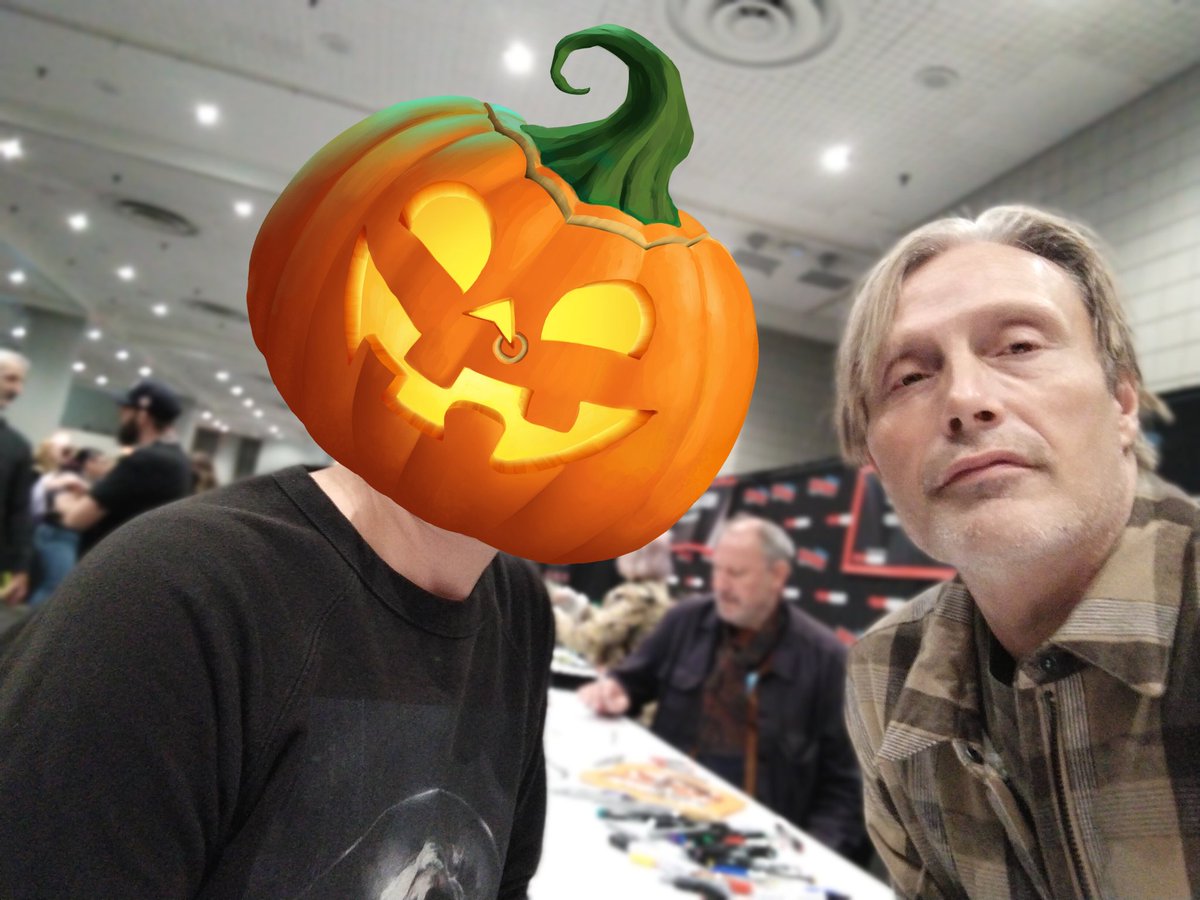 Sunnylit's tweet photo. @beanyzilla I should know better but I thought it's the protocol to not to take the pic myself (like the person before me and at Hugh's table) so I gave him mine phone lol He took another angle and got Ulrich in as well 😆 https://t.co/zBpYHchoHt