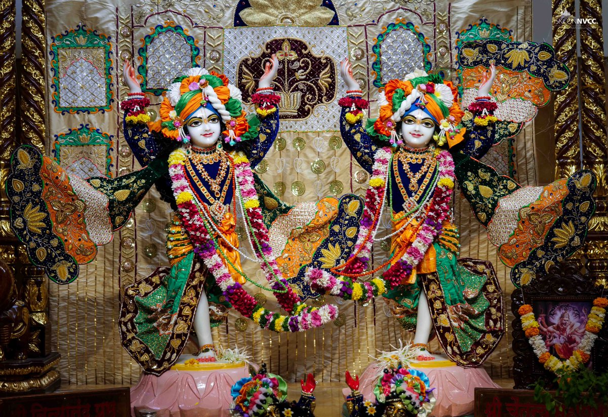 ISKCONPune's tweet photo. 🙏🏽Today's Darshan 📿 🗓27-10-2024🙏
🌷Sri Sri Gaur Nitai🌷
🚩@ISKCONNVCCPune🚩
.
.
#Kartik #OfferDiyaToKrishna #KartikMonth
#Kartik2024 #DamodarMaas #Kartikmonth
#Damodarmonth2024 #ISKCONNVCC #ISKCONPune #ISKCONNVCCPune #ISKCON #27thoctober #27thoctober2024 #Sunday
#Harinaam https://t.co/CrMlPUG4HQ