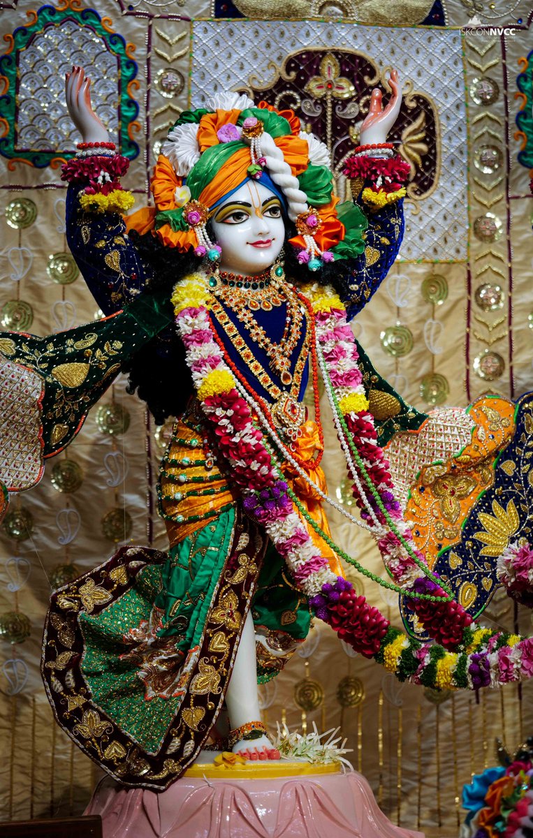 ISKCONPune's tweet photo. 🙏🏽Today's Darshan 📿 🗓27-10-2024🙏
🌷Sri Sri Gaur Nitai🌷
🚩@ISKCONNVCCPune🚩
.
.
#Kartik #OfferDiyaToKrishna #KartikMonth
#Kartik2024 #DamodarMaas #Kartikmonth
#Damodarmonth2024 #ISKCONNVCC #ISKCONPune #ISKCONNVCCPune #ISKCON #27thoctober #27thoctober2024 #Sunday
#Harinaam https://t.co/CrMlPUG4HQ