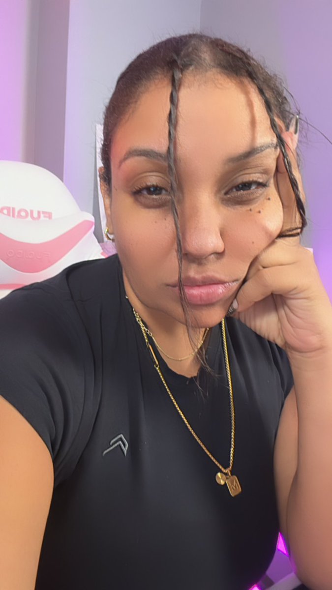 kick.com/lizzthiz playing some COD black ops6