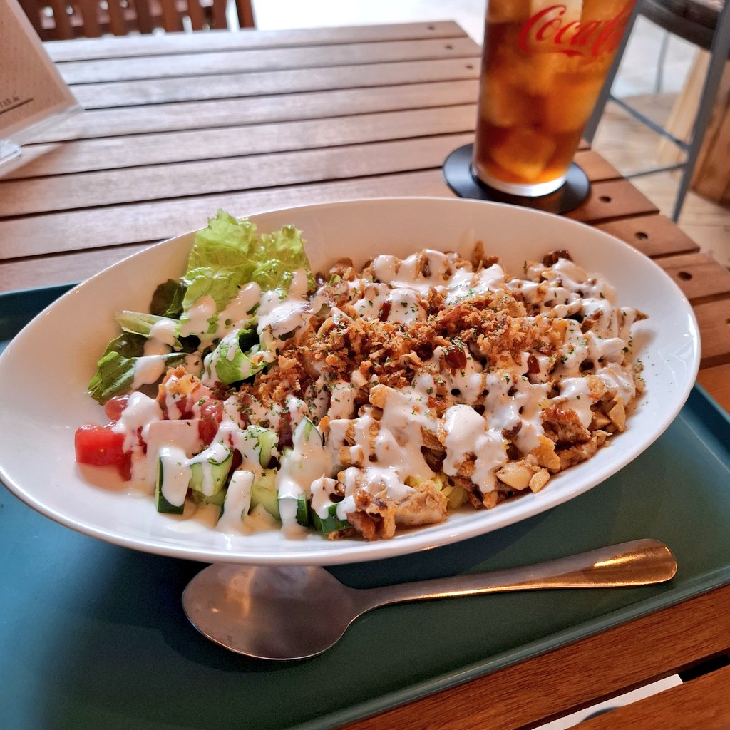 utdj_1986's tweet photo. 今日のランチ😋🍴
チキンオーバーライス🐔
 #onehit https://t.co/4UREo0AHLQ