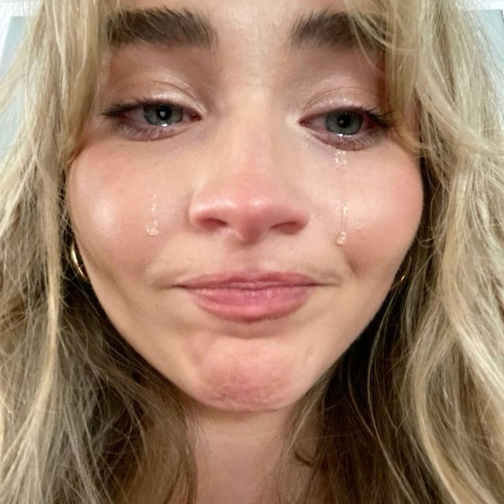 hotmessjunk's tweet photo. Taylor and sabrina singing a mashup of espresso and is it over now and i’m not there https://t.co/RwvErTfg0H