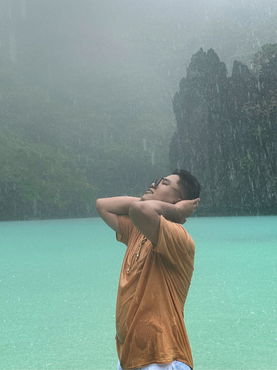 breakevinpoint's tweet photo. Wet 🌦️💦 #ElNido #Palawan #Rain #Beach #Travel https://t.co/5kR4ss8HmA