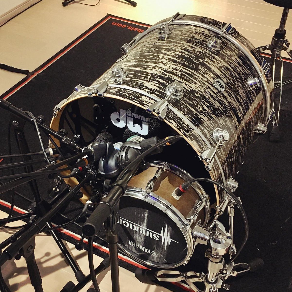 YosukeGxSxD's tweet photo. セッション開始前に秋の自由研究🥁
#dm6 #b52a #m82 #d12vr #d112 #d71 #subkick https://t.co/NA2Zl61Gsn