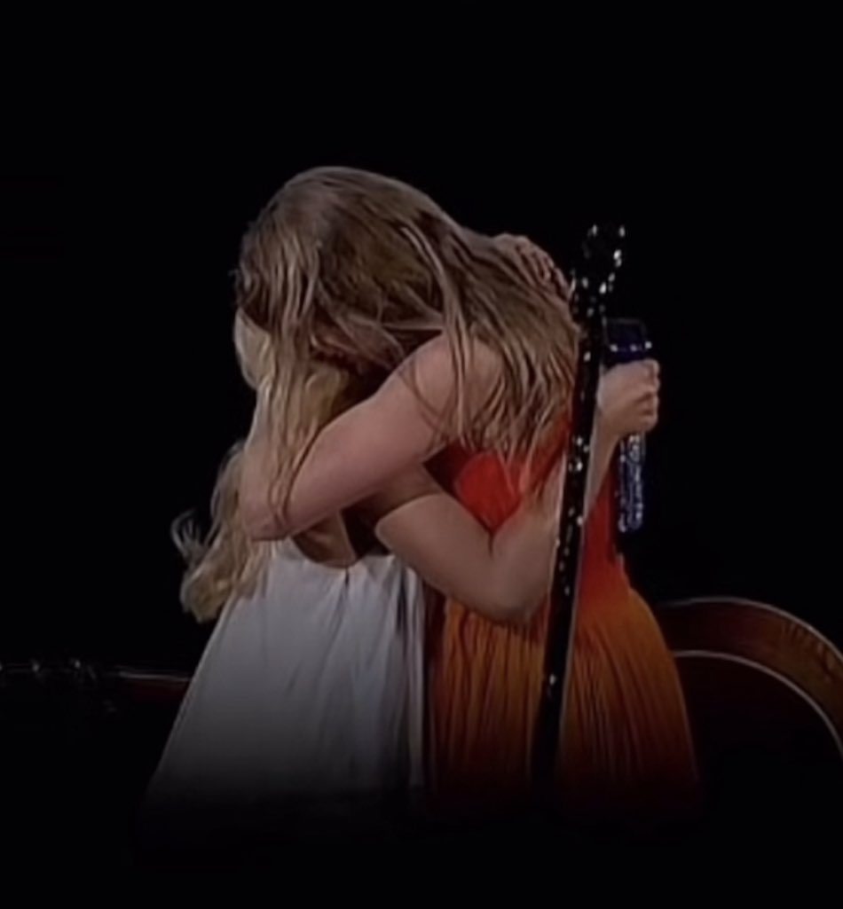 dailytaybrina's tweet photo. no one speak to me rn. https://t.co/3nNO3DKLuc