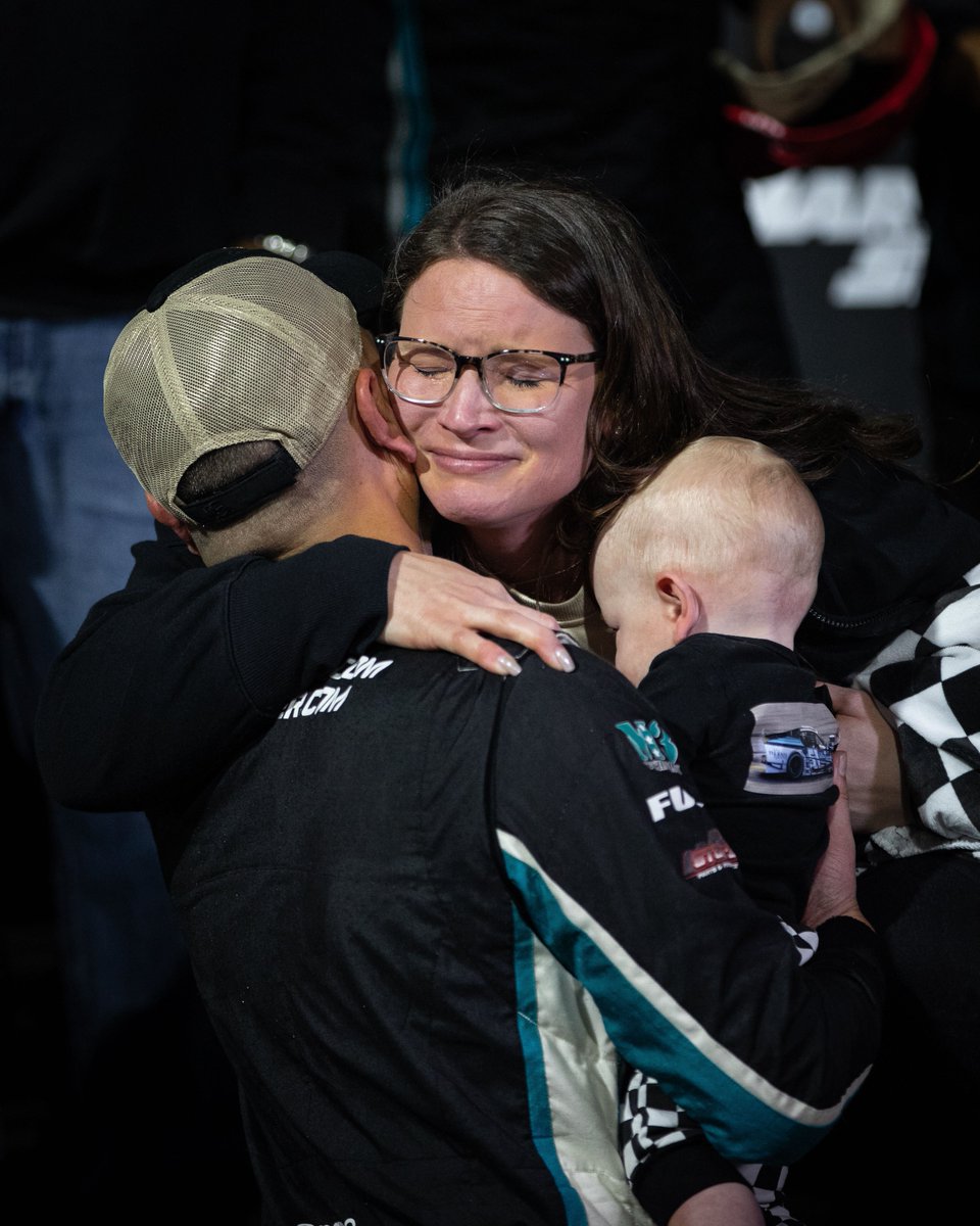 Another win. 🥳
Another championship. 🏆
A grandfather clock. 🕰️
And kisses all around. 💋

Congrats <a href="/JBonsignore/">Justin Bonsignore</a>!