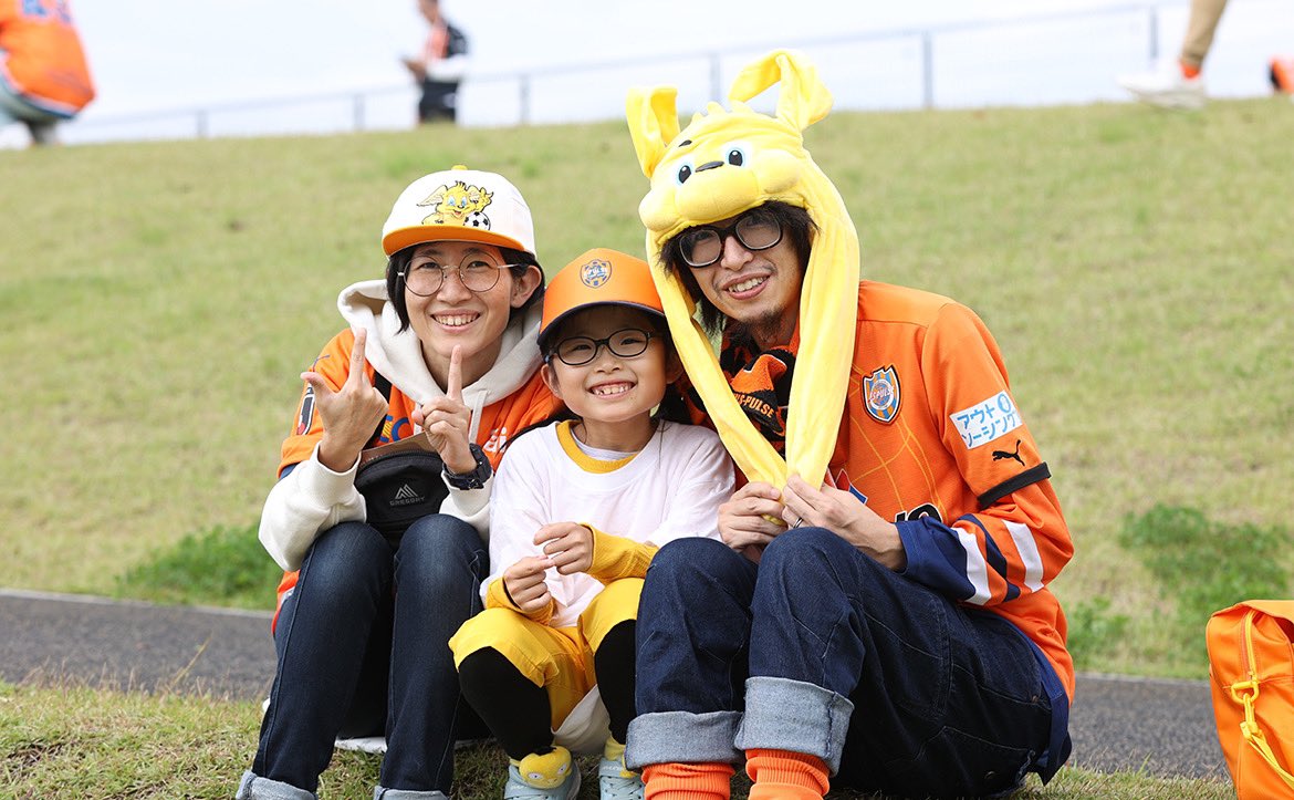 spulse_official's tweet photo. ◤◢◤🍊𝐒𝐏𝐔𝐋𝐒𝐄 𝐅𝐀𝐌𝐈𝐋𝐘◢◤◢
🍊#1027vs栃木

#エスパルスファミリー 🍊のみなさん
アウェイ栃木までありがとうございます!!
さぁ、本日も共に戦ってください🔥

#spulse #ONEFAMILY https://t.co/lUgnmRmxqn