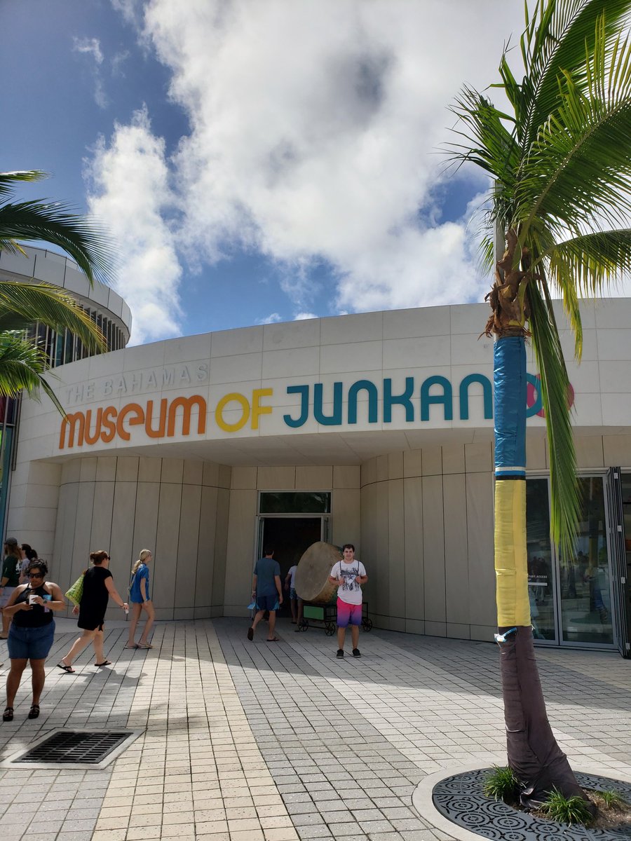 vascalzi's tweet image. Disney Cruise Line 2024.