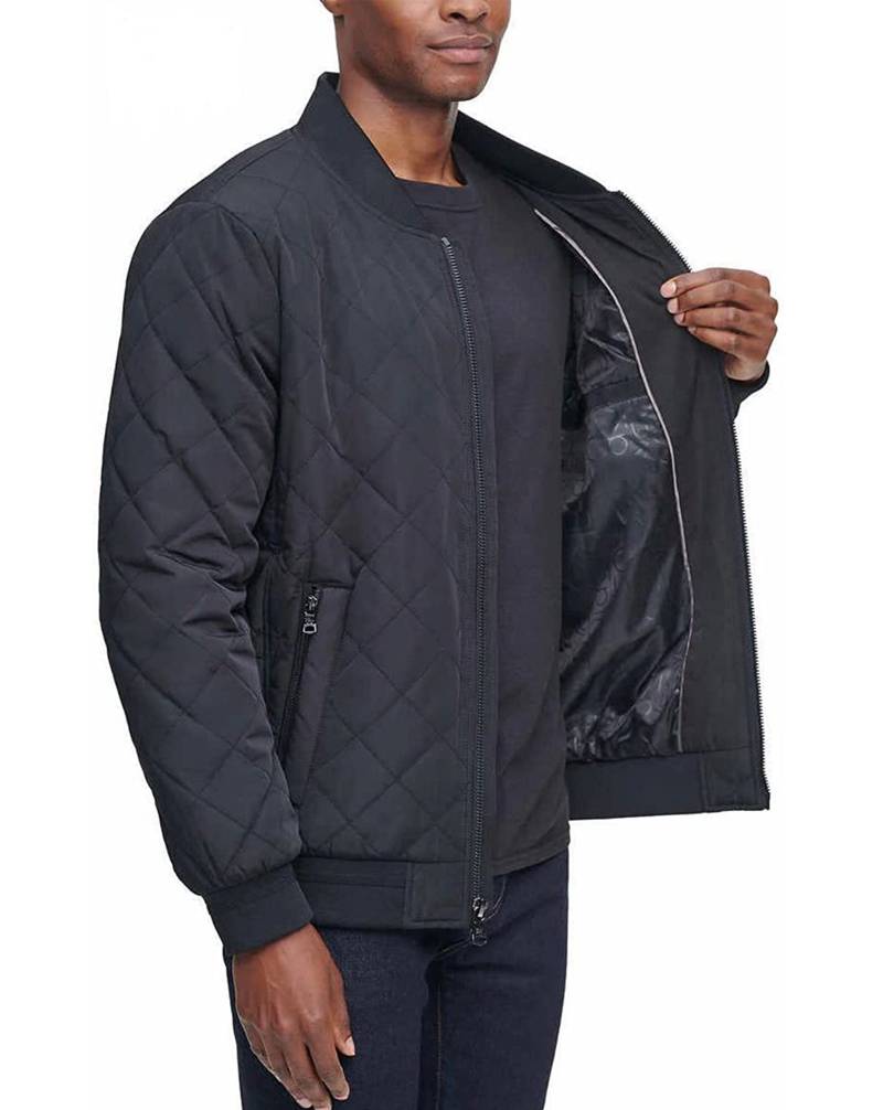 ebon24h's tweet photo. Áo khoác bomber nam AK306 mà shop giới thiệu ngày hôm nay vẫn mang những đặc điểm cổ điển của dòng áo này: chất liệu cản gió, chống thấm nước nhẹ với chiếc túi trên tay áo đặc trưng.
https://t.co/y2M2X1x4nm https://t.co/XEVMUIVs9E