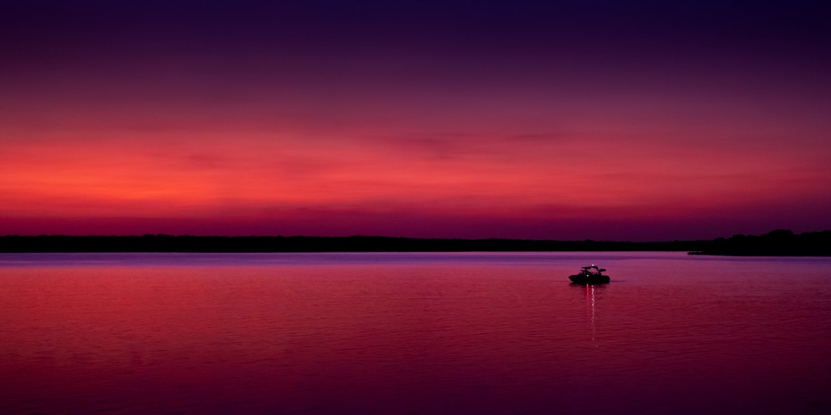 chuc_dp's tweet photo. Tonight's Sunset (4954) "Harmony in the Glow" is from July 2019. Enjoy the zen. 😎🥓🥓🥓🥓 #sunset #sunsetphotography #texas #lakelewisville #lewisvillelake #highlandvillagetx #lake #sunball #lakelife #chuc #sky #MyHighlandVillage #hickorycreek #hickorycreektx #zen https://t.co/5GBjk0fTxf