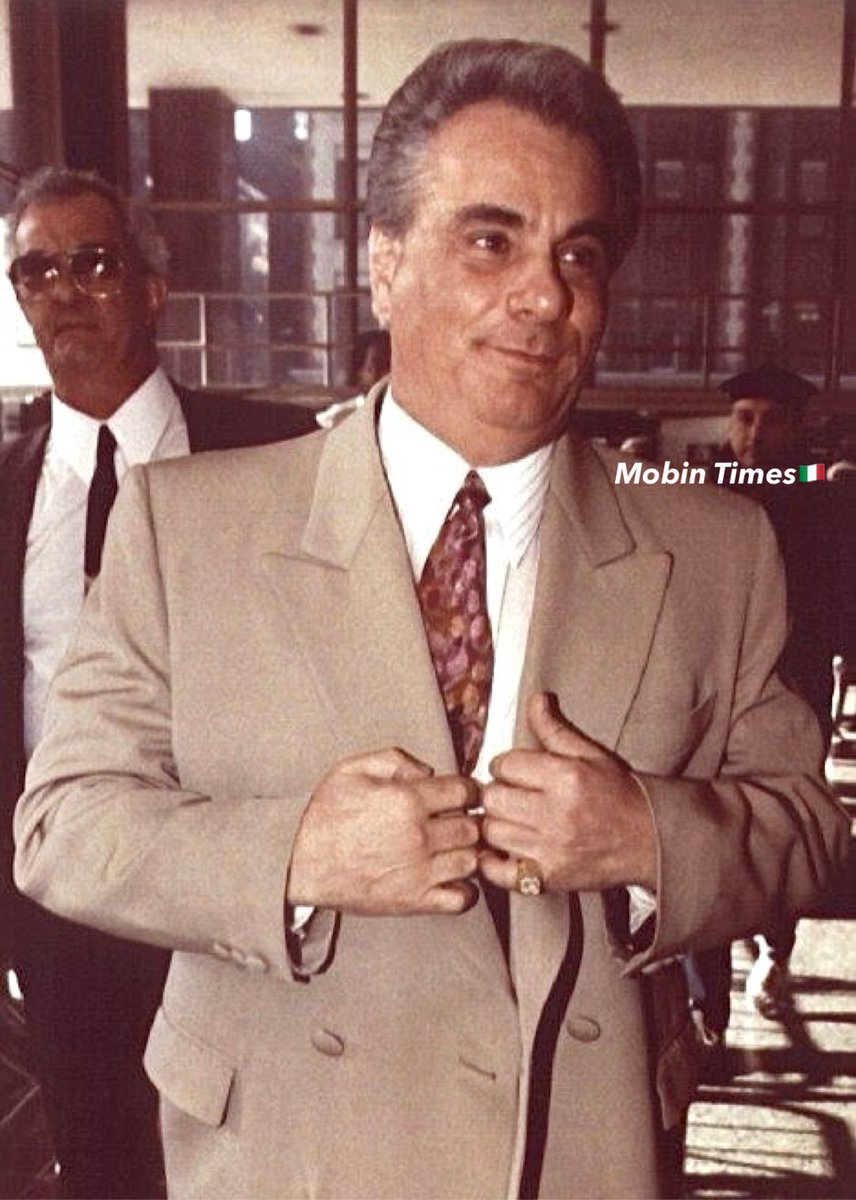 MobinTimes's tweet image. Happy heavenly Birthday to the one and only John J. Gotti! Johnny Boy would have been 84 years old today. Long live the Dapper Don! 🇮🇹🎂 #MobinTimes #JohnGotti #DapperDon #Gotti #TeflonDon #Italian #History #Heritage #King #OnThisDay #HappyBirthday #NYC #Like #Mob #Mafia #Omerta