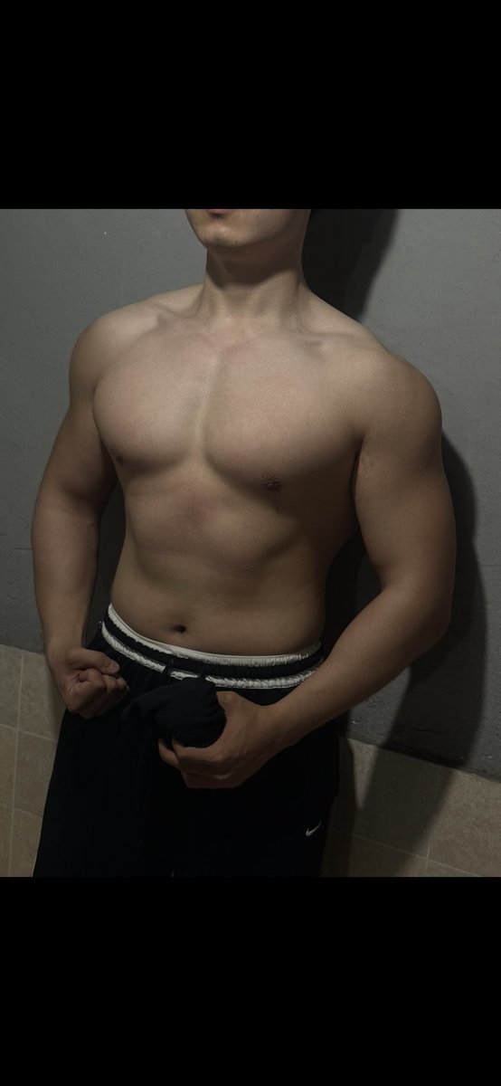 以后坚决不能脏增肌了
减下来还没有七个月前好看😇😇😇