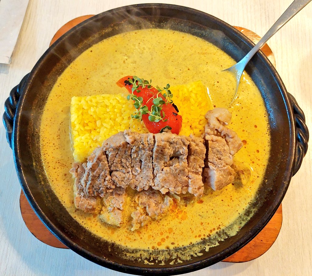chaichamsp's tweet photo. &amp;スリランカTOKYO。神保町。

カレースタンプラリーをしていたころが懐かしみながら。
これは、トッピングはした方より満足度が高かったなぁとぐぬぬしながらも、満腹でした。 https://t.co/mDJYcT3fMo
